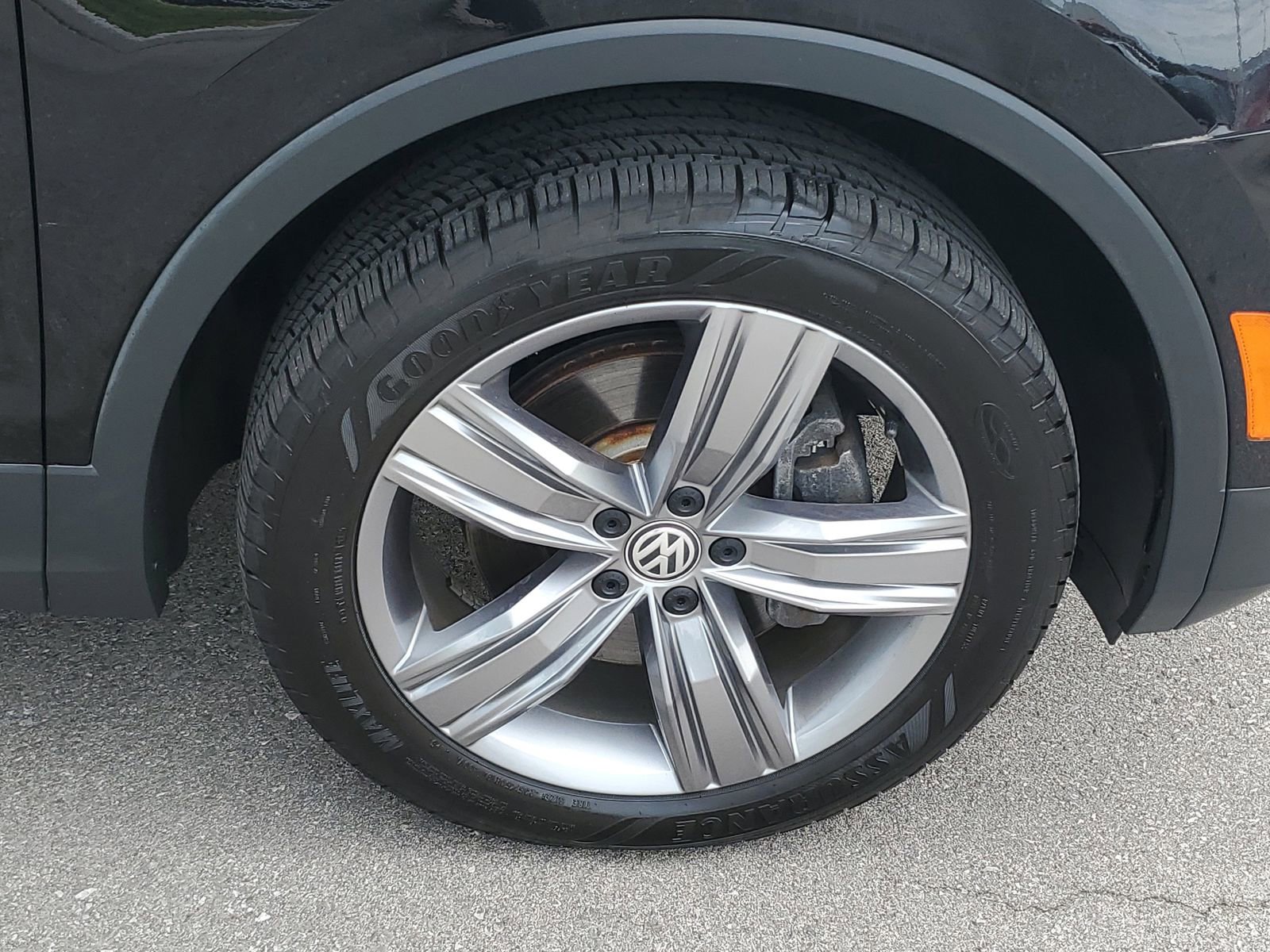 Used 2021 Volkswagen Tiguan SEL AWD/4WD image 6
