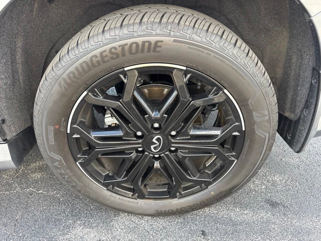 Certified 2026 INFINITI QX80 4WD w/ Sport Exterior Package image 17