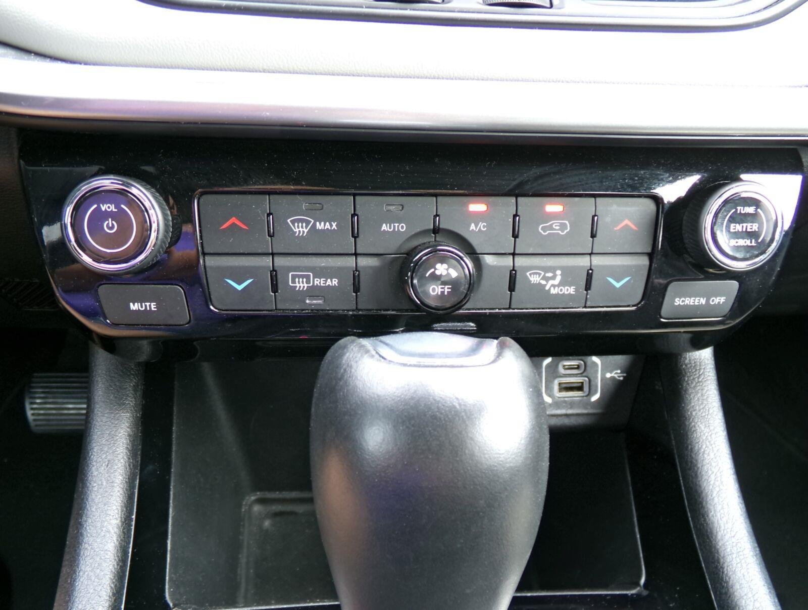 Used 2025 Jeep Compass Limited AWD/4WD image 11