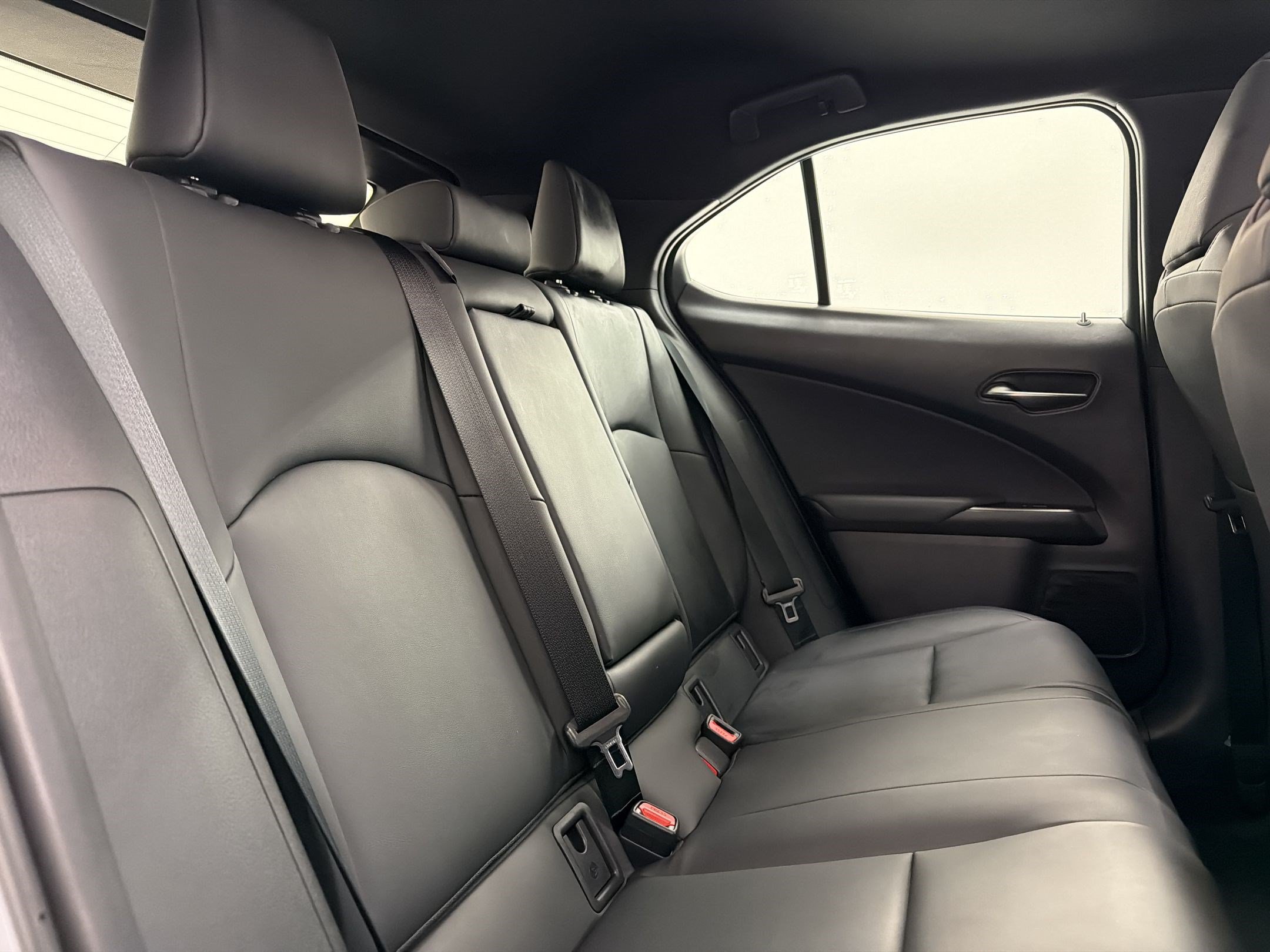 Used 2025 Lexus UX 300h FWD image 29
