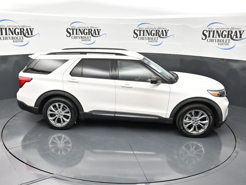 Used 2021 Ford Explorer XLT w/ Equipment Group 202A RWD image 16