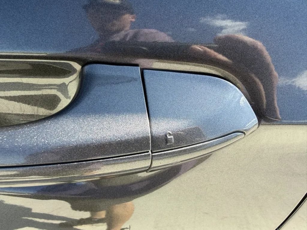 Used 2020 Ford Fusion SE FWD image 10