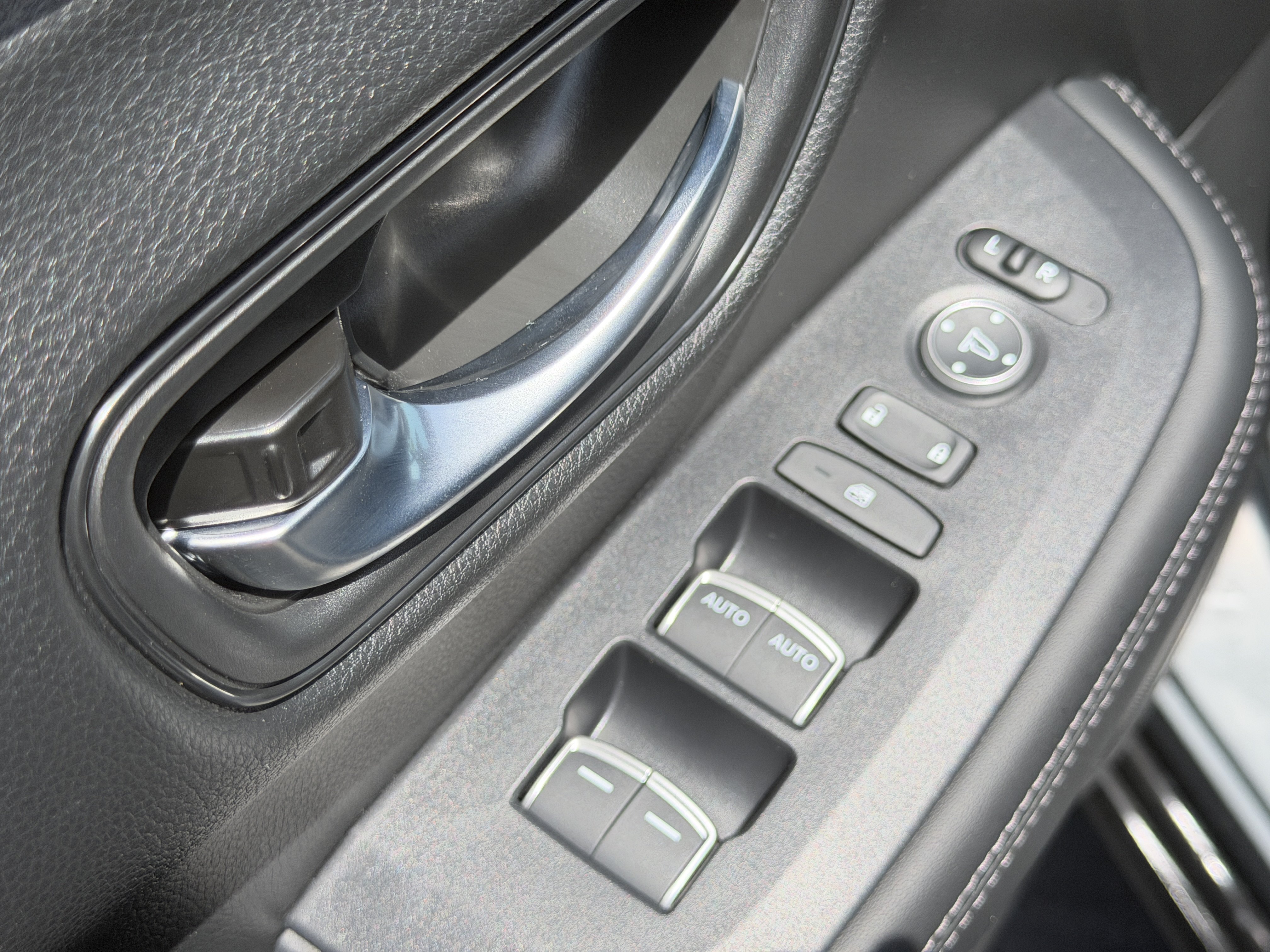 Used 2026 Honda HR-V EX-L image 19