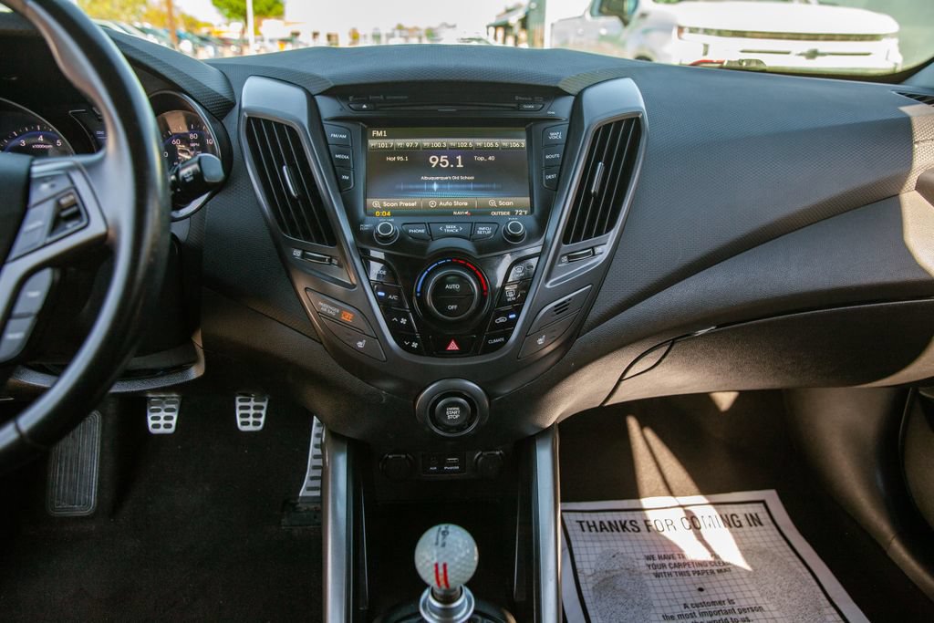 Used 2015 Hyundai Veloster Turbo w/ Option Group 04 FWD image 15