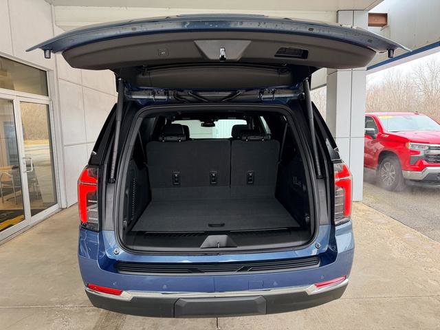 New 2026 Chevrolet Suburban LT image 9