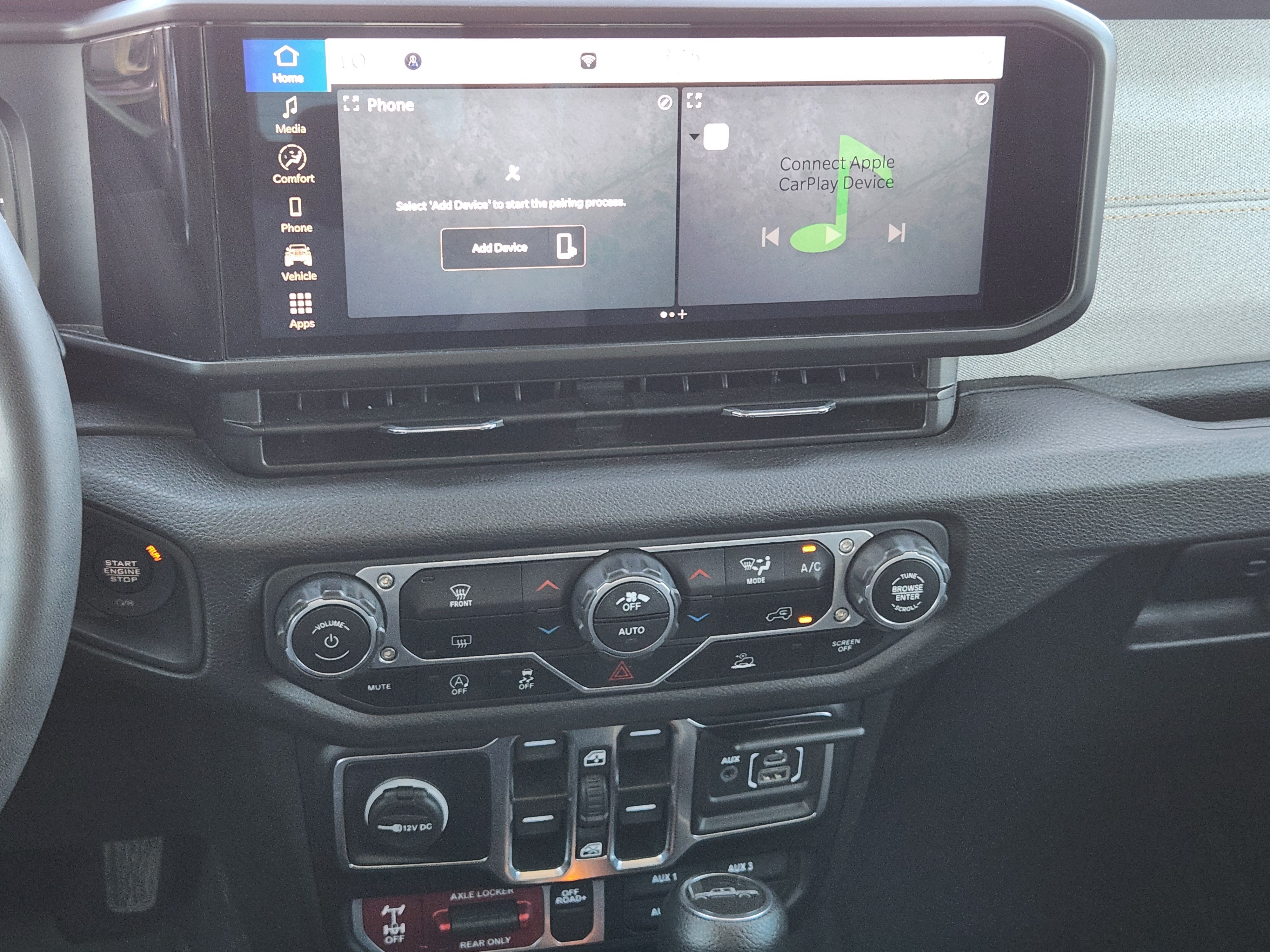 Used 2024 Jeep Gladiator Sport AWD/4WD image 18