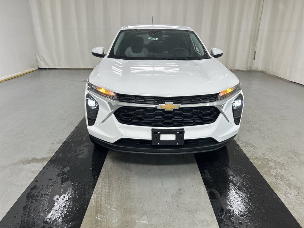 New 2026 Chevrolet Trax LS w/ LS Convenience Package FWD image 3