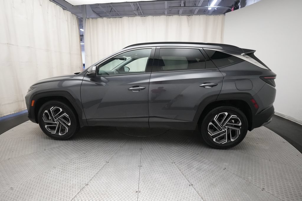Used 2025 Hyundai Tucson Limited AWD/4WD image 24