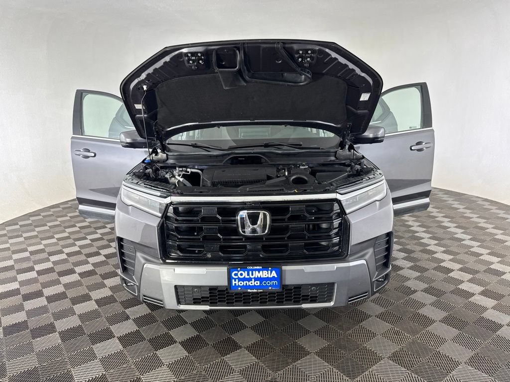 Certified 2026 Honda Pilot Touring image 12