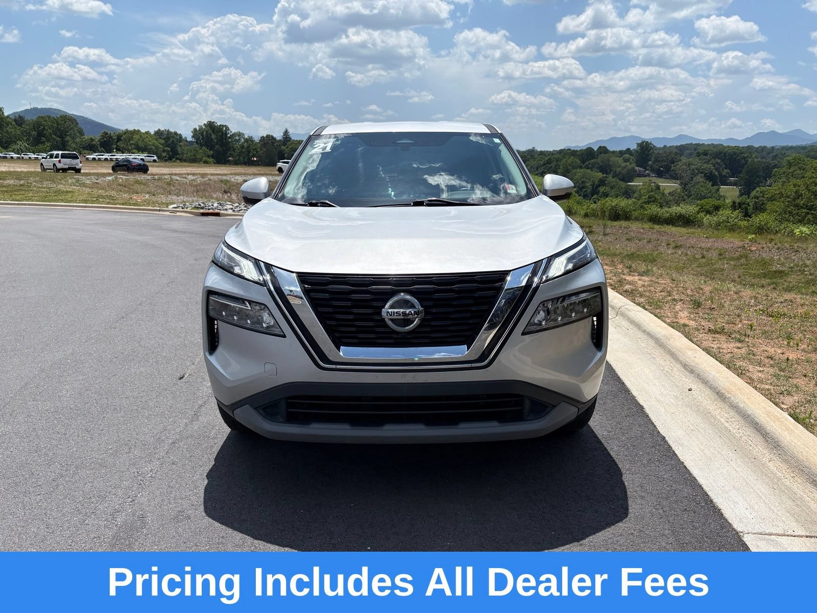 Used 2021 Nissan Rogue SV AWD/4WD image 2