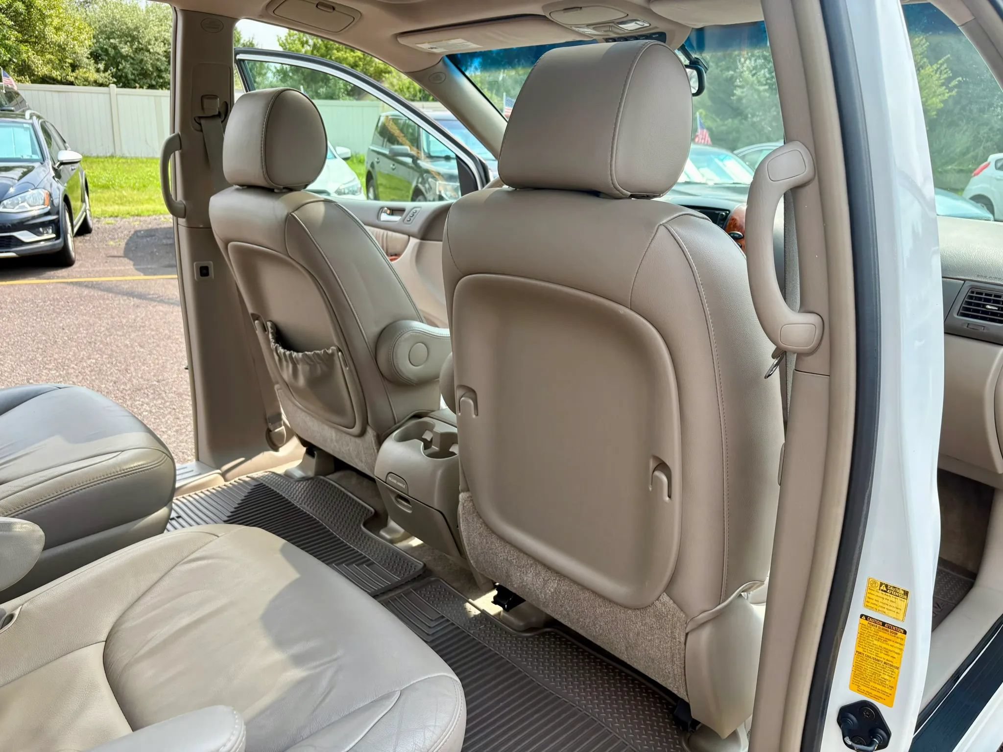 Used 2006 Toyota Sienna XLE w/ XLE Pkg 8 FWD image 23
