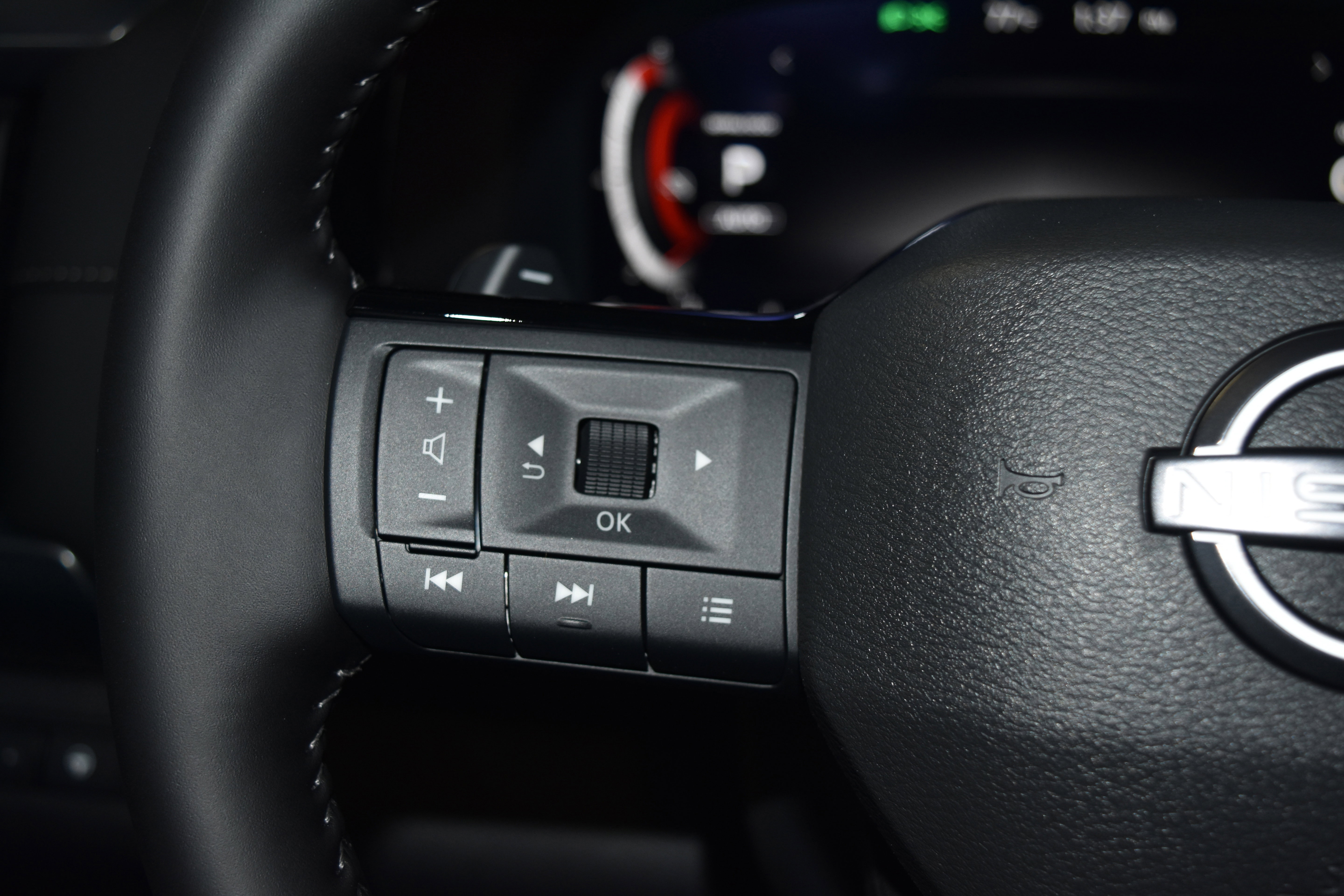 New 2026 Nissan Pathfinder SL AWD/4WD image 6