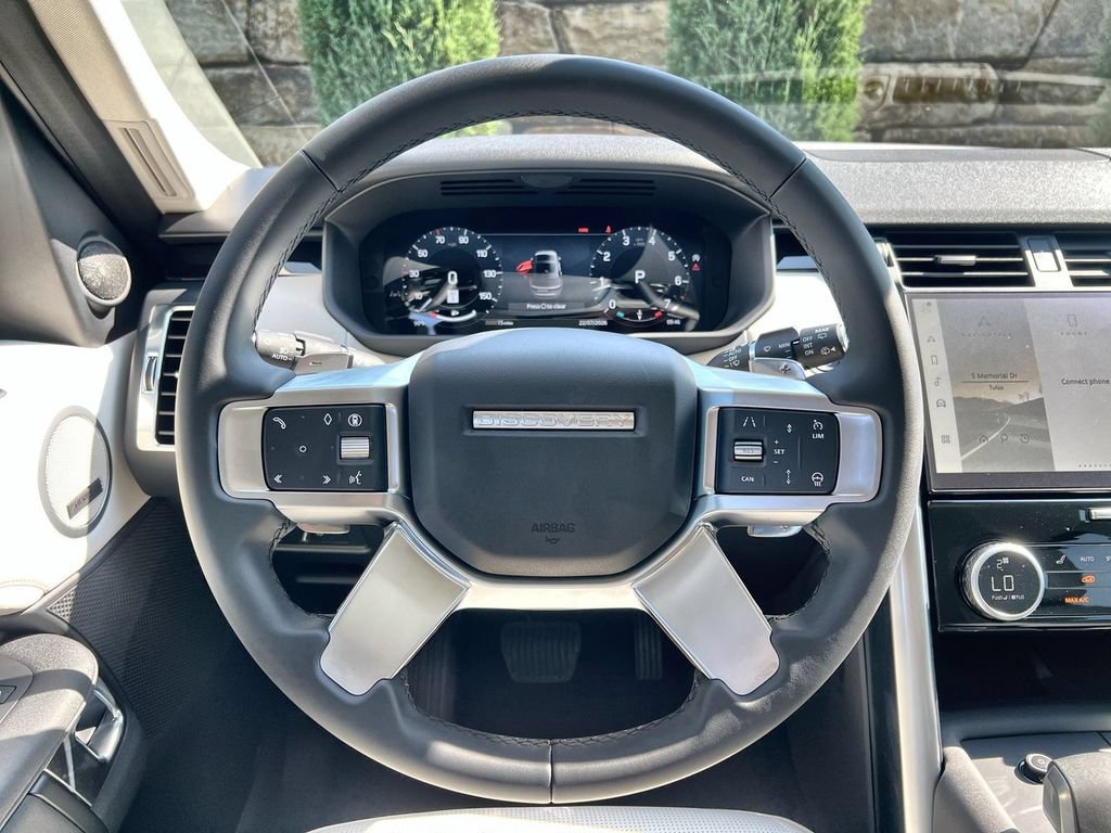 Used 2026 Land Rover Discovery S AWD/4WD image 22