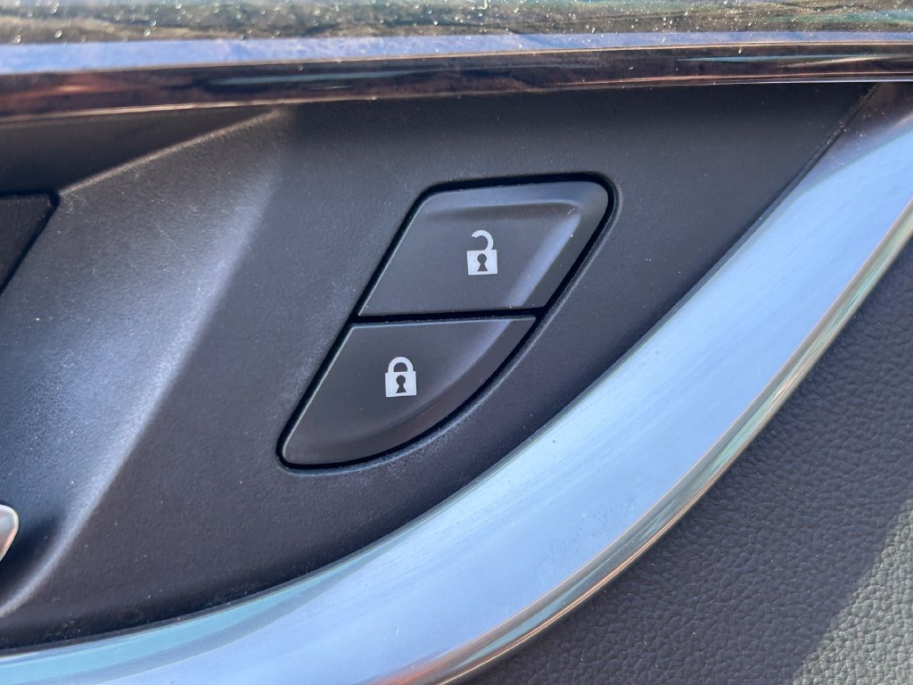 Used 2020 Buick Enclave Avenir w/ LPO, Floor Liner Package FWD image 28