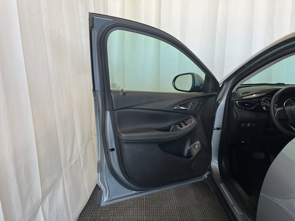 Used 2023 Buick Encore GX Essence w/ Experience Buick Package AWD/4WD image 19