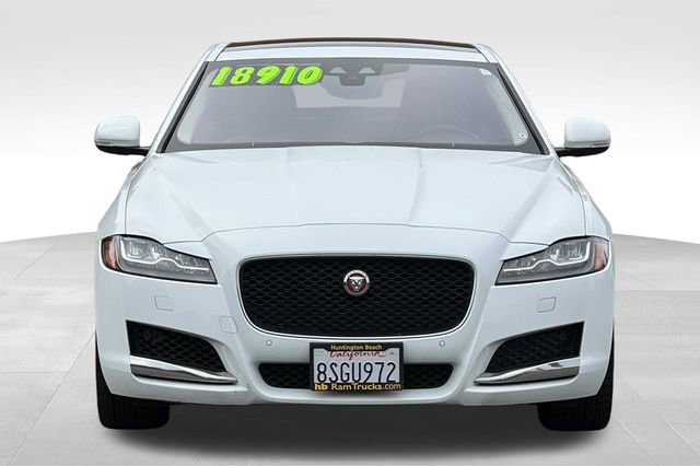 Used 2020 Jaguar XF Prestige image 9