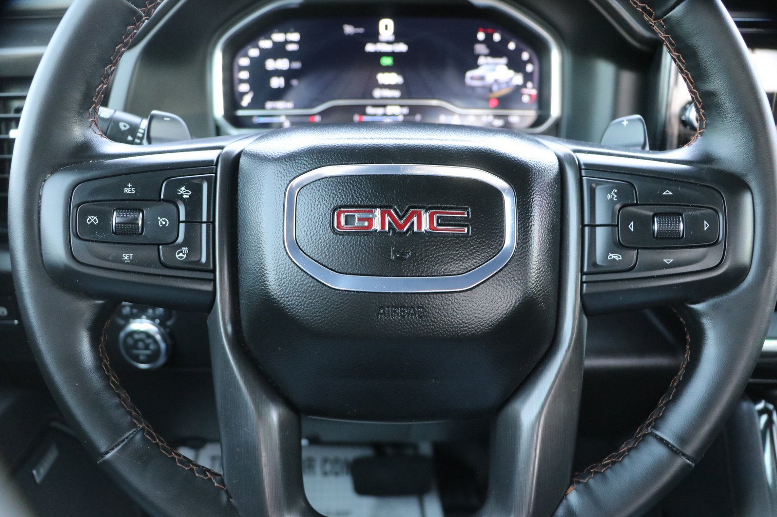 Used 2025 GMC Sierra 1500 AT4 w/ AT4 Premium Package AWD/4WD image 17