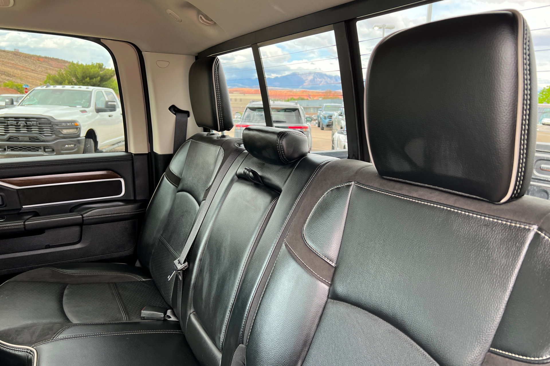 Used 2024 RAM 2500 Laramie w/ Safety Group AWD/4WD image 20