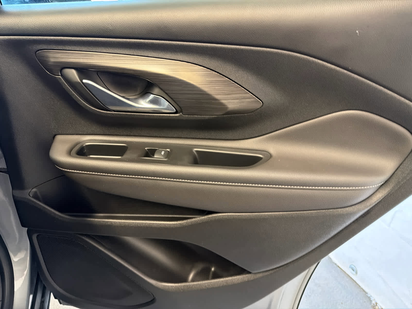 Used 2023 GMC Terrain SLE w/ Driver Convenience Package FWD image 33