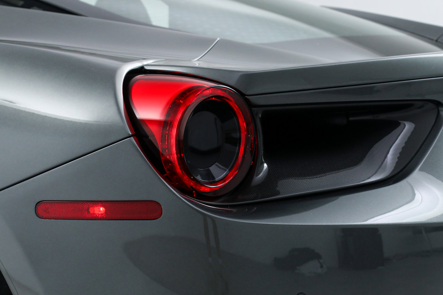 Used 2017 Ferrari 488 GTB image 16