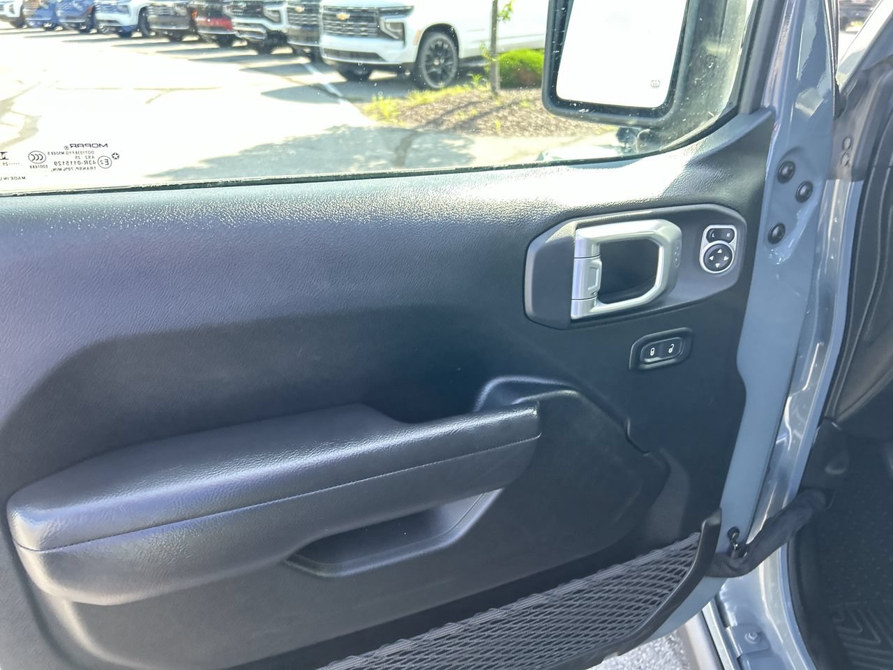 Used 2025 Jeep Gladiator Sport AWD/4WD image 18
