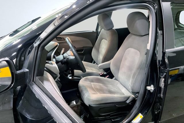 Used 2020 Chevrolet Sonic LT image 25