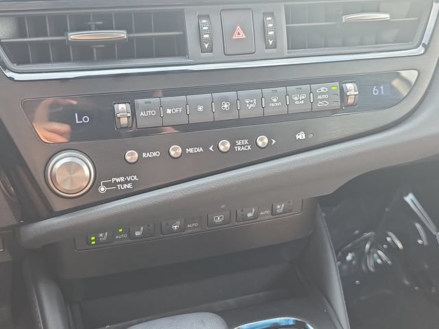 Certified 2025 Lexus ES 300h Ultra Luxury w/ Accessory Package (Z2) FWD image 24