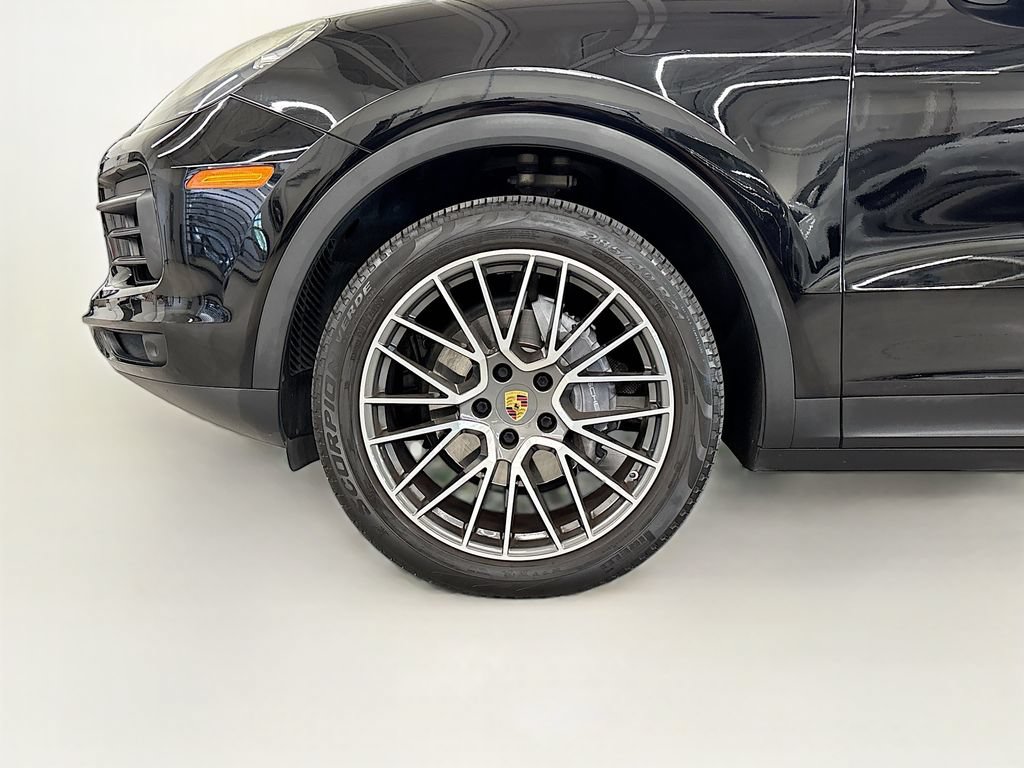 Used 2020 Porsche Cayenne AWD/4WD image 28