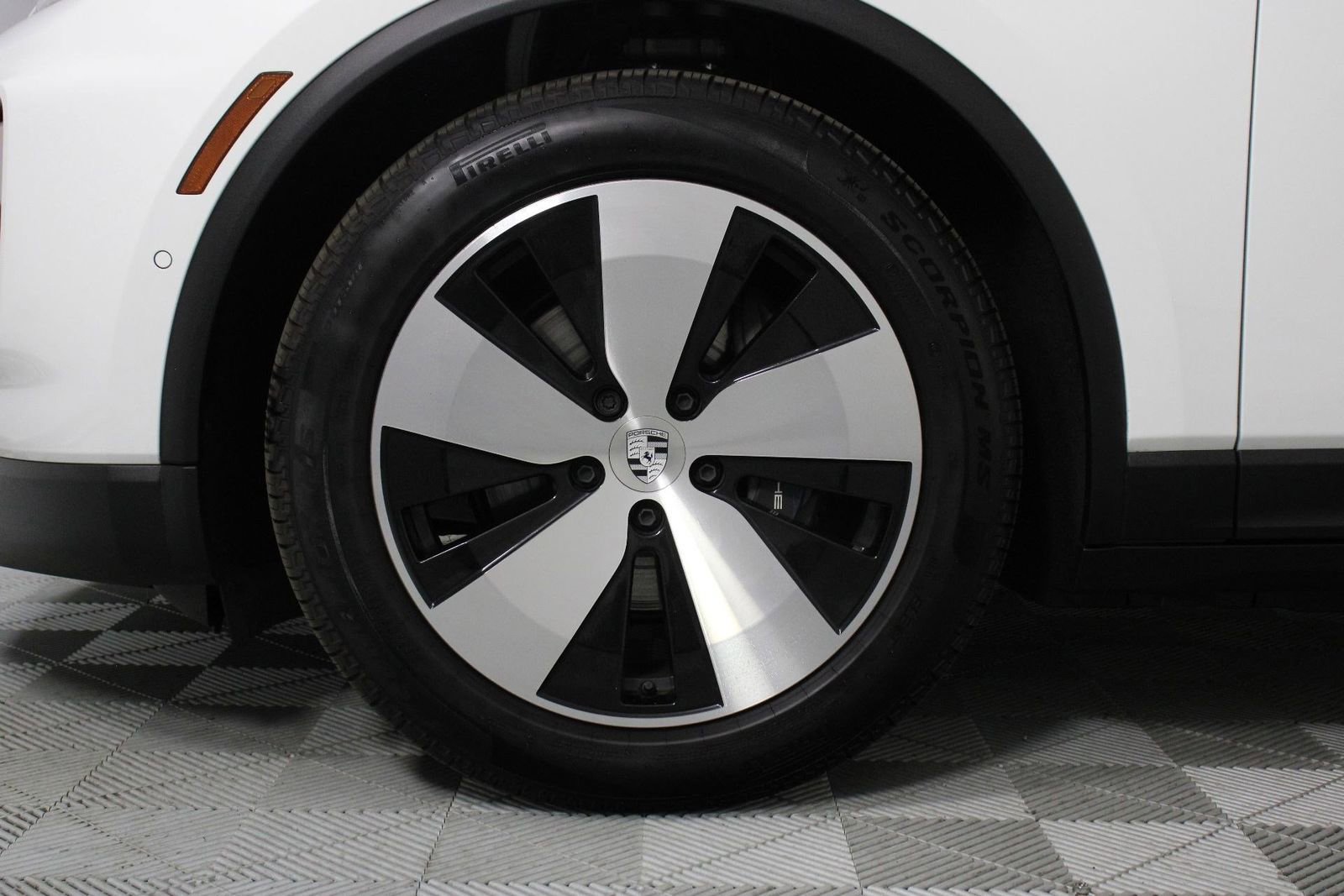 Certified 2024 Porsche Macan 4 Electric image 28