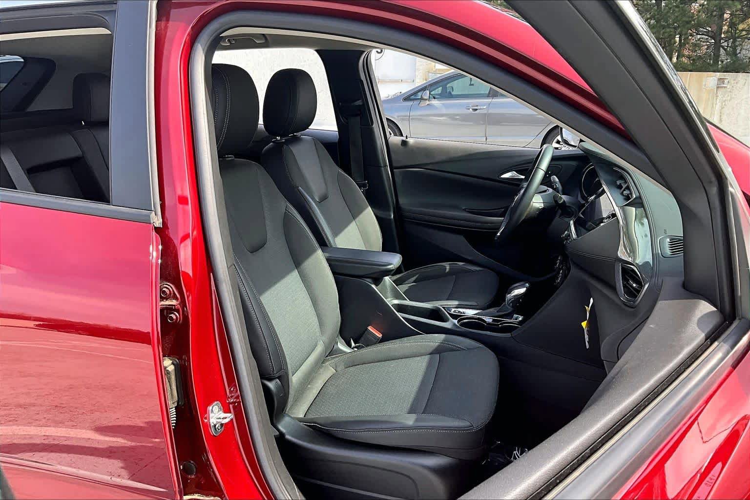 Used 2023 Buick Encore GX Select w/ Sport Touring Package image 9