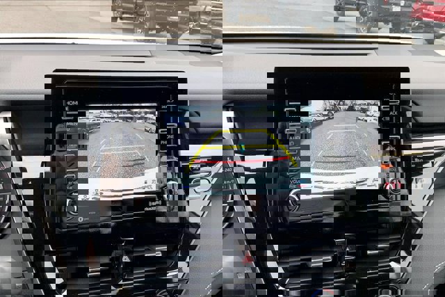 Used 2024 Toyota Camry SE image 21