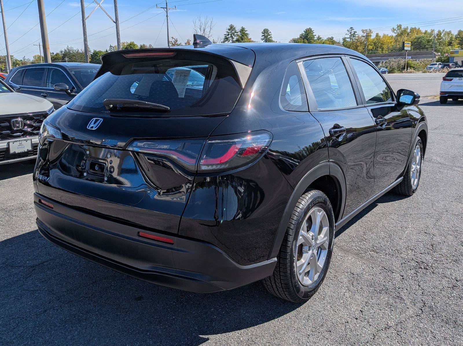 Certified 2025 Honda HR-V LX image 7