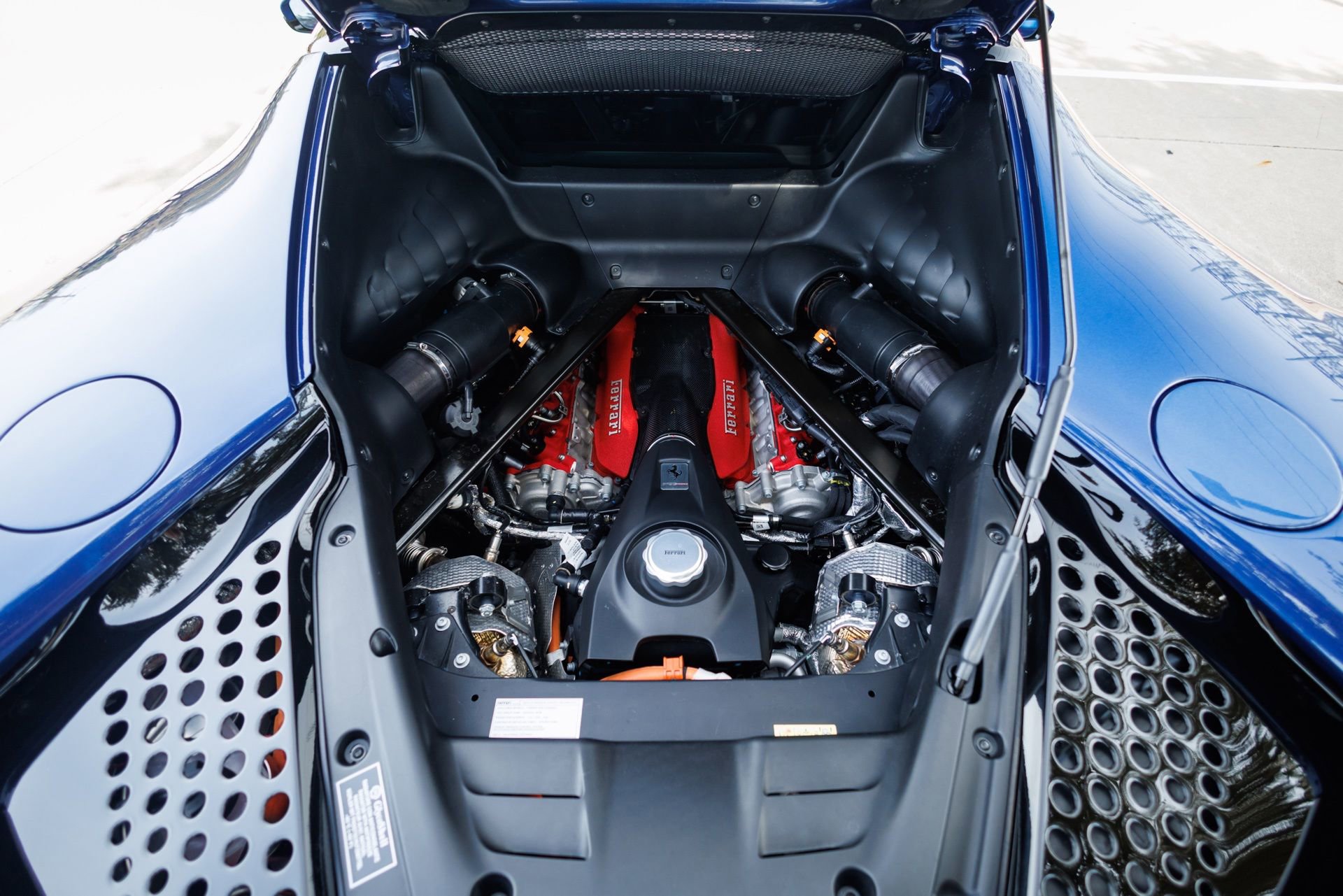 Used 2022 Ferrari SF90 Stradale image 75