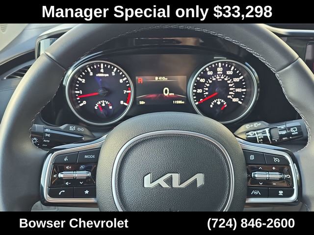 Used 2024 Kia Carnival EX image 17