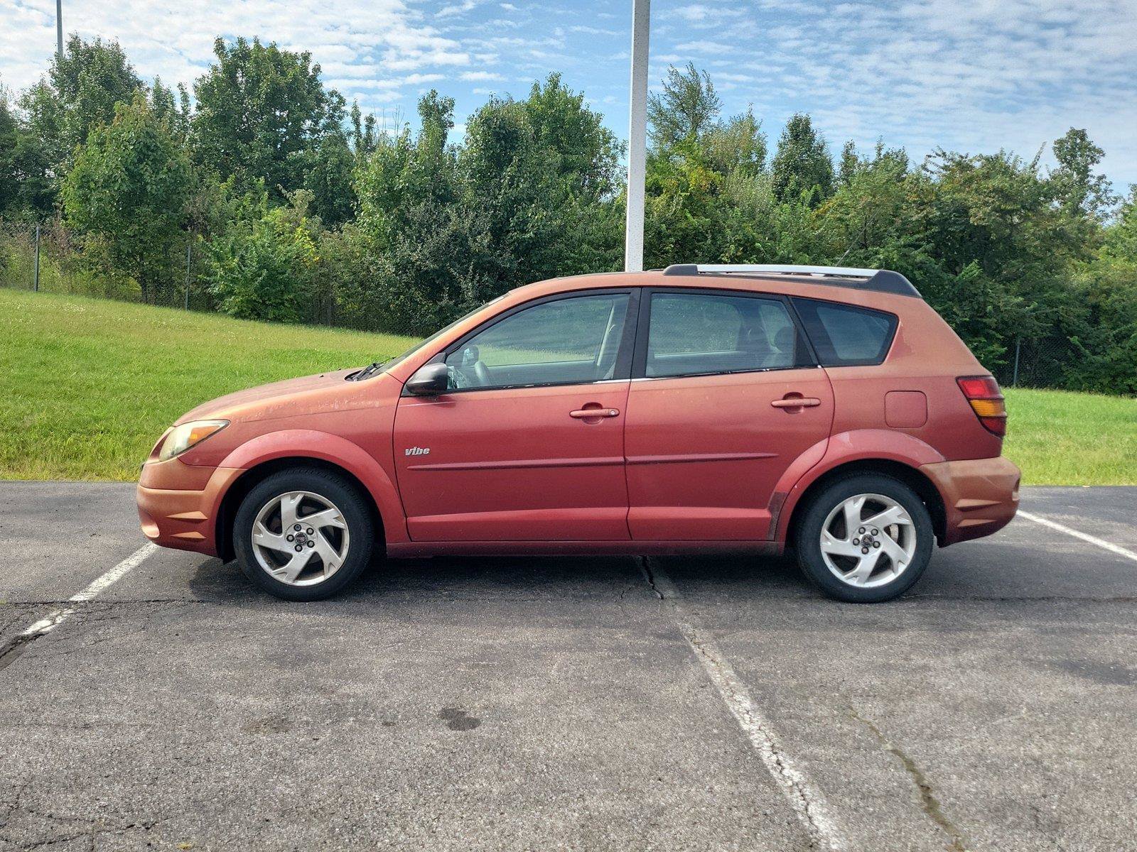 Used 2004 Pontiac Vibe w/ Moon And Tunes Value Package FWD image 5