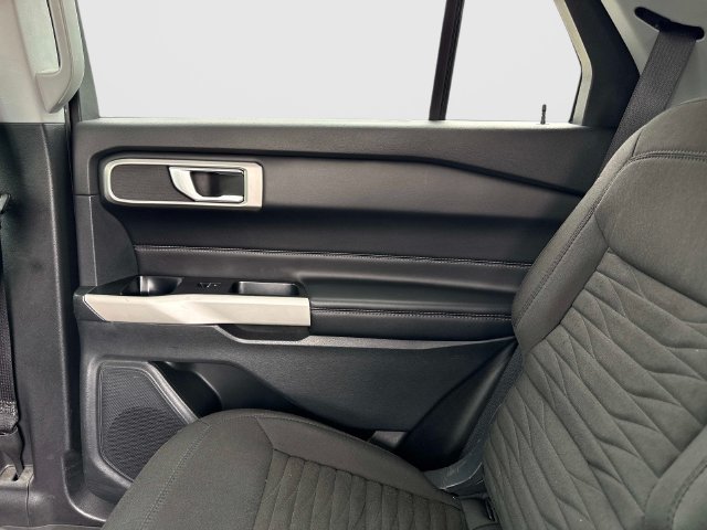 Used 2021 Ford Explorer XLT RWD image 16