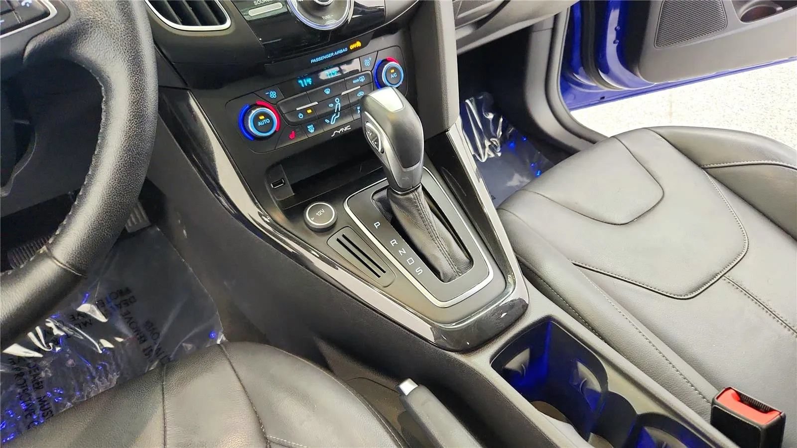 Used 2015 Ford Focus Titanium FWD image 35
