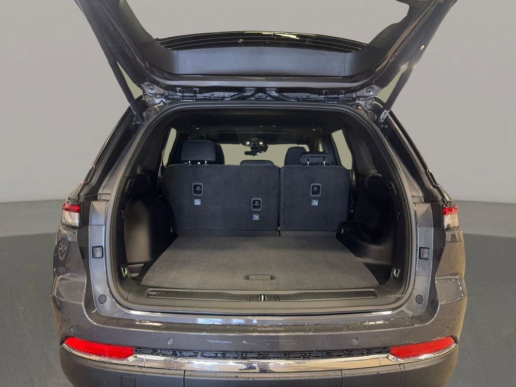 New 2025 Jeep Grand Cherokee Laredo X w/ Luxury Tech Group I image 9