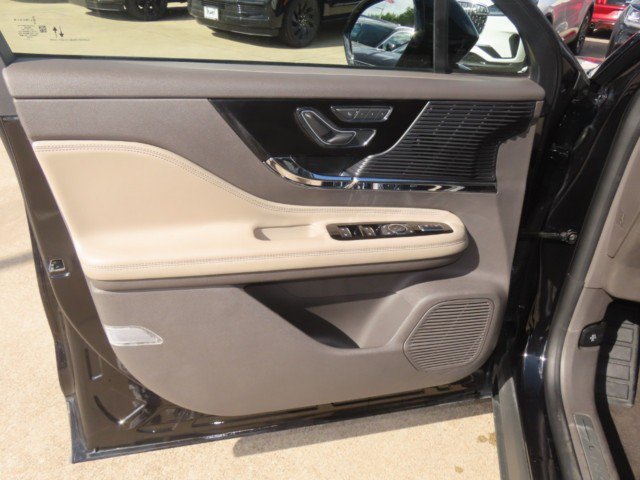 Certified 2022 Lincoln Corsair FWD w/ Premium Package image 23