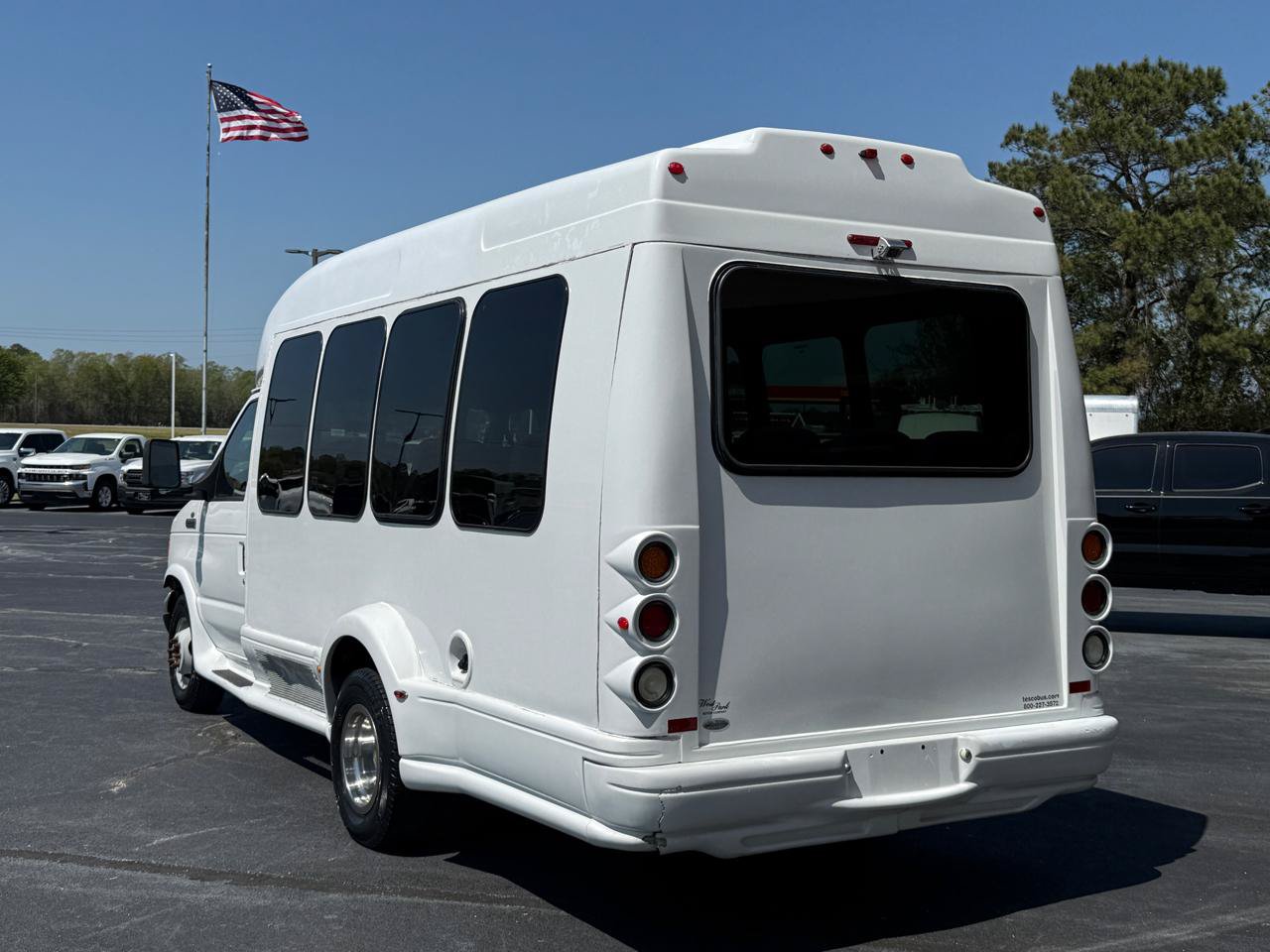 Used 2007 Ford E-350 and Econoline 350 Super Duty RWD image 3