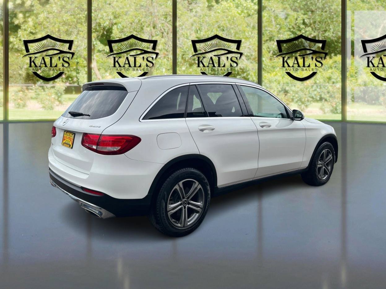 Used 2019 Mercedes-Benz GLC 300 4MATIC image 5