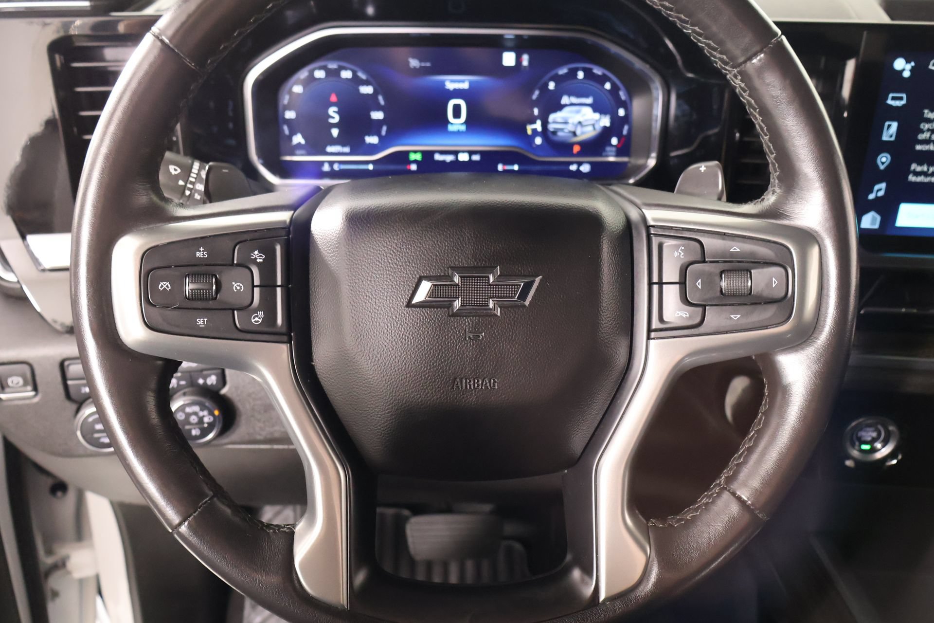 Used 2023 Chevrolet Silverado 1500 RST AWD/4WD image 3