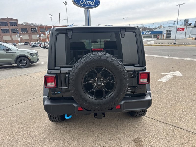 Used 2024 Jeep Wrangler Unlimited image 6
