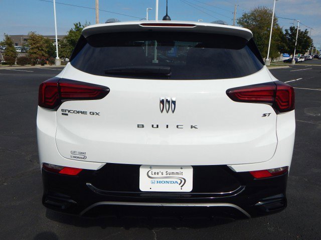 Used 2024 Buick Encore GX Sport Touring image 4