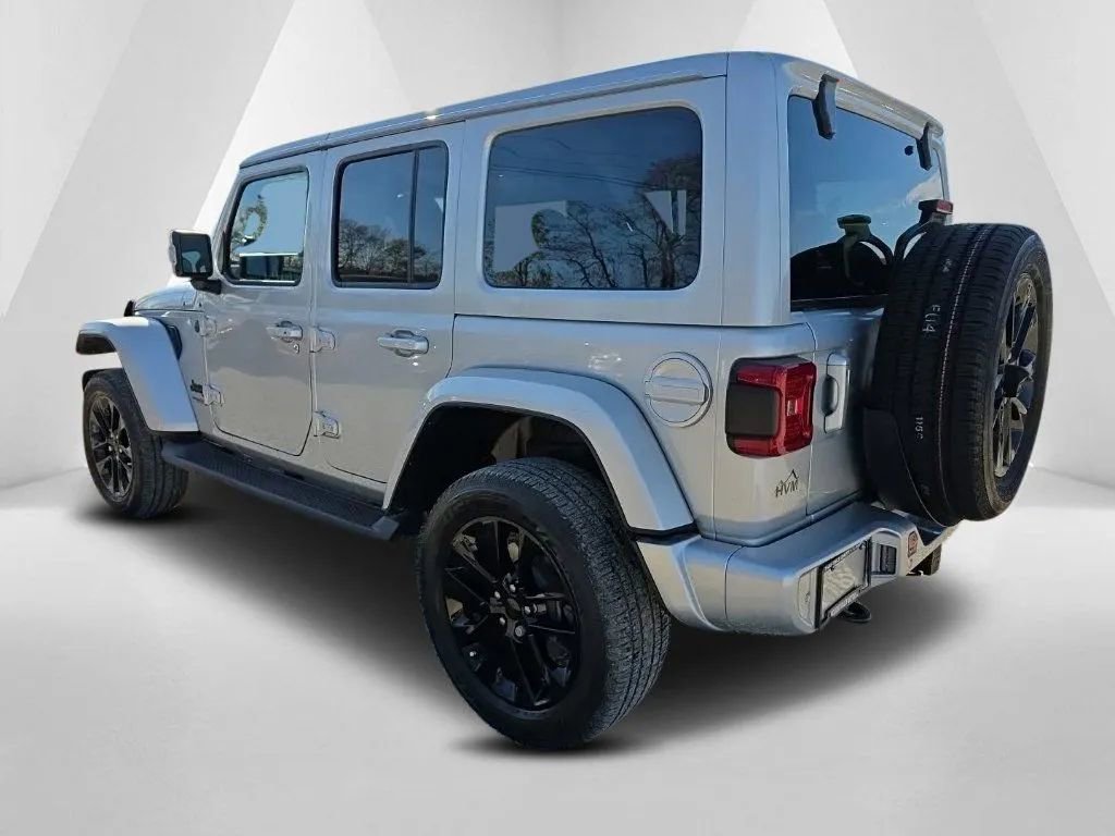 Used 2022 Jeep Wrangler Unlimited Sahara image 7