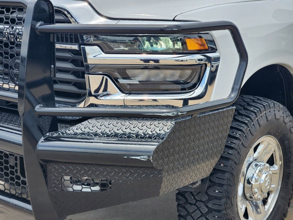 Used 2025 RAM 2500 Tradesman w/ Chrome Appearance Group AWD/4WD image 8