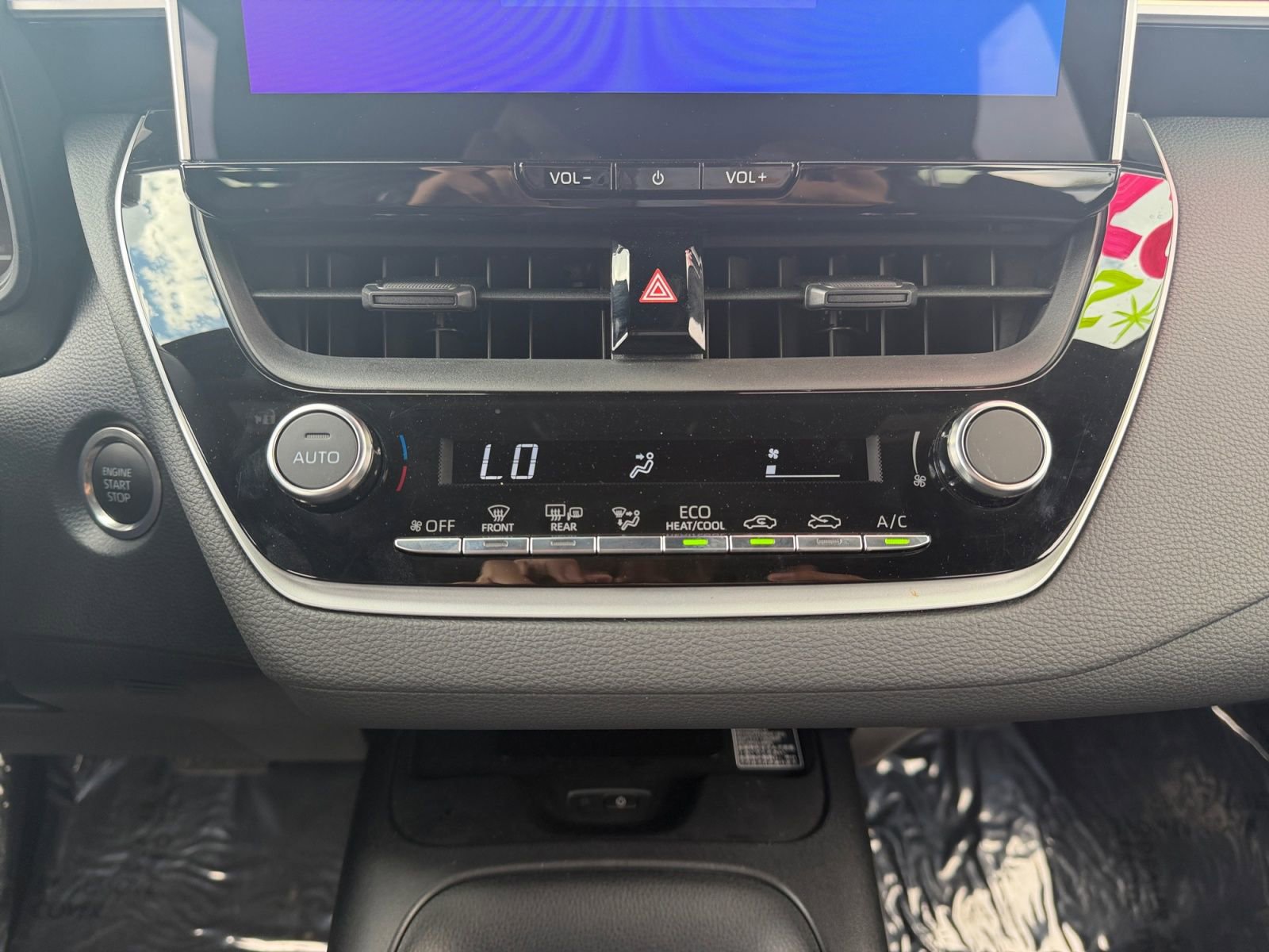 Certified 2026 Toyota Corolla SE w/ SE Package image 17