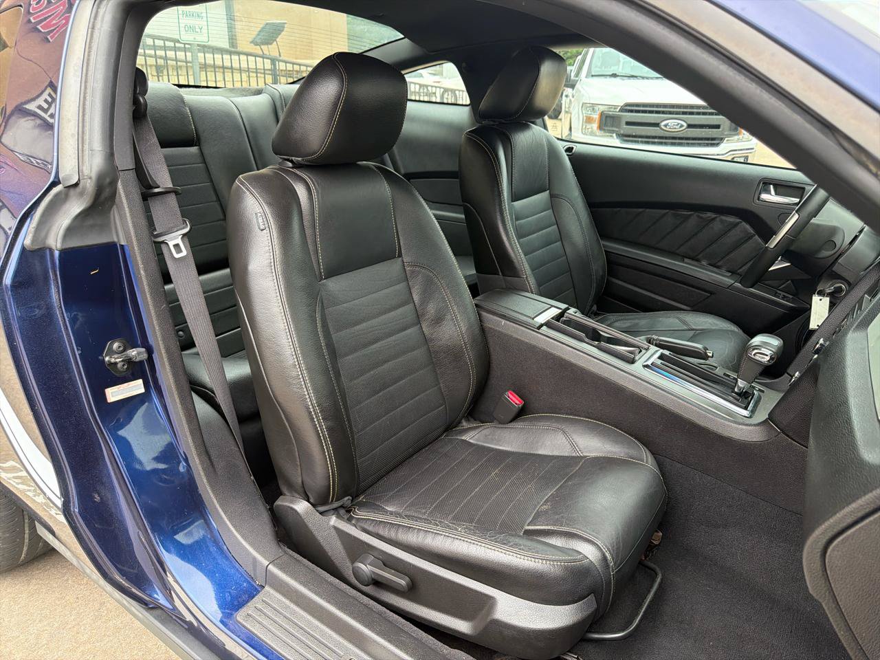 Used 2010 Ford Mustang Coupe RWD image 19