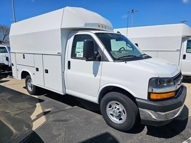 New 2024 Chevrolet Express 3500 w/ Power Convenience Package image 2