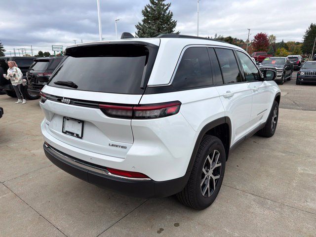 Certified 2025 Jeep Grand Cherokee Limited w/ Trailer Tow Package AWD/4WD image 6